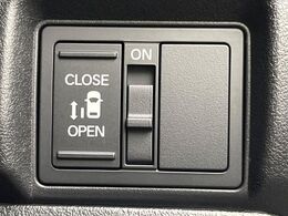 【パワースライドドア】スマートキーや運転席のスイッチでスライドドアの開閉が可能♪電動だから力を入れてドアを開ける必要が無く、小さいお子様でも、重い荷物を持っている時もラクに開け閉めできます♪