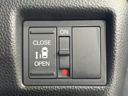 【パワースライドドア】スマートキーや運転席のスイッチでスライドドアの開閉が可能♪電動だから力を入れてドアを開ける必要が無く、小さいお子様でも、重い荷物を持っている時もラクに開け閉めできます♪