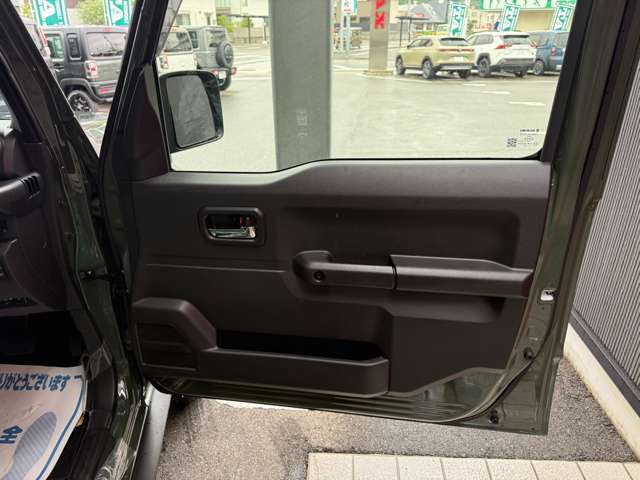 ご納車のお渡し前も当社のメカニックが最善の整備をしますので、ご安心下さい。
