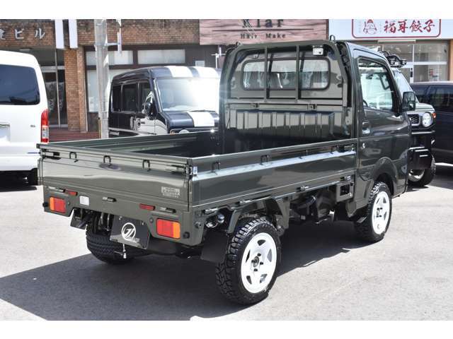 コンプリートにはジムリィ　フェイスキット、リフトアップ、15インチタイヤ・ホイールなど全て車両本体価格に含まれます！新車保証も5年付いてきますのでご安心下さい！