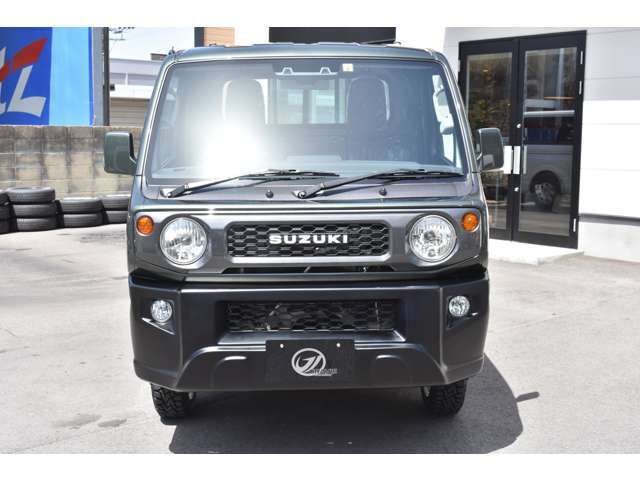 ※SUZUKIロゴクラシックグリルはプラス14,500円のオプションです※使い勝手の良い40mmリフトアップ仕様！もちろん軽規格での登録ですのでご安心下さい！SUZUKIクラシックロゴグリルを装着済み！