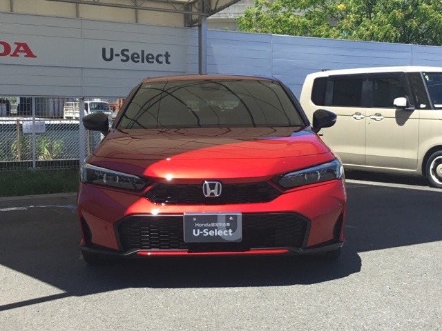 お客様に安全で快適なカーライフをお送りいただくために、中古車にも高いレベルの品質基準を設け、その基準に従って、全ての中古車について納車前整備を実施しています。