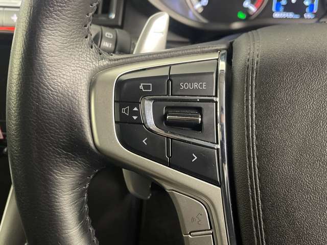 【運転席操作部】『運転席周辺の装備』の画像になります。快適なドライブを楽しむための機能が装備されています！運転席から触れるので使いやすいです！