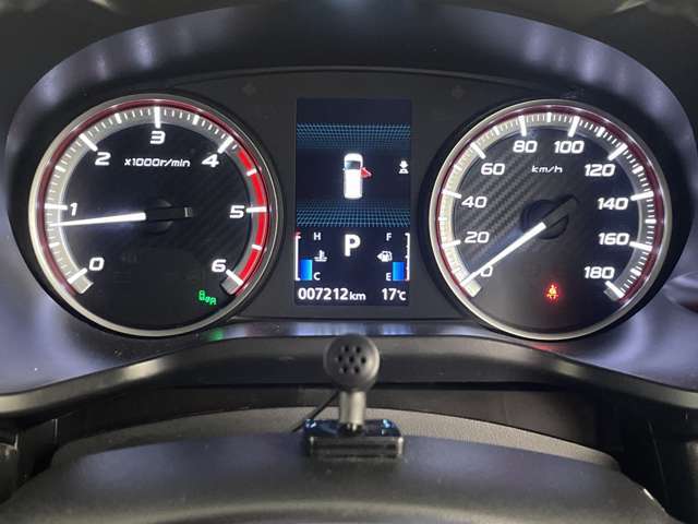 【スピードメーター】『スピードメーター』の画像になります。メーターがシンプルで見やすく運転しやすいですね！