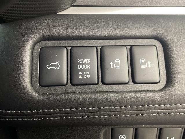 【運転席操作部】『運転席周辺の装備』の画像になります。快適なドライブを楽しむための機能が装備されています！運転席から触れるので使いやすいです！