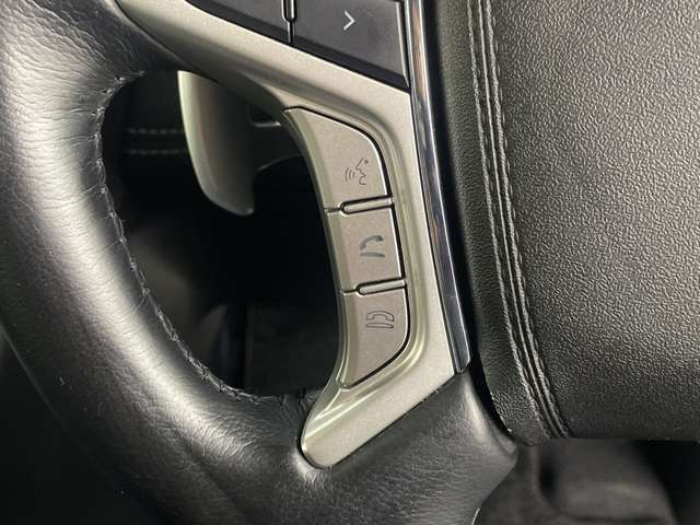【運転席操作部】『運転席周辺の装備』の画像になります。快適なドライブを楽しむための機能が装備されています！運転席から触れるので使いやすいです！