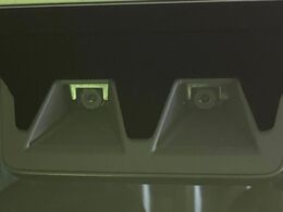 【スマートアシスト】走行中に前方の車両等を認識し、衝突しそうな時は警報とブレーキで衝突回避と被害軽減をアシスト。より安全にドライブをお楽しみいただけます。