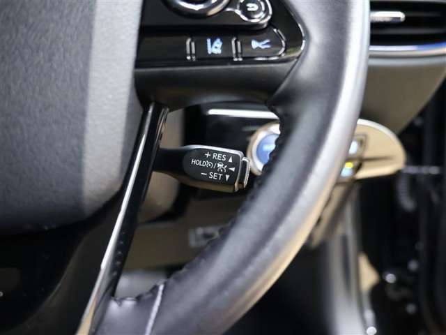 クルーズコントロール付きでアクセルを踏み続けることなく定速走行距離が可能です。