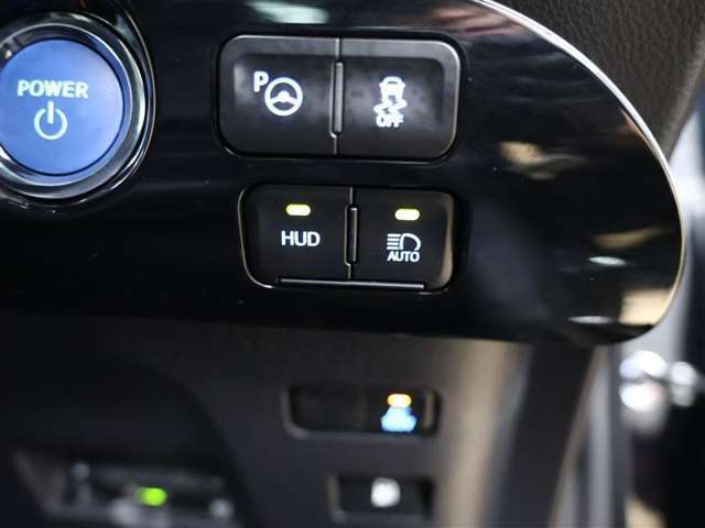 ステアリングヒーター、ヘッドアップディスプレイも搭載の快適装備付