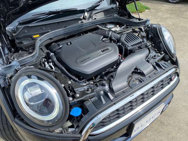 綺麗なエンジンルーム☆ご納車の際はきちんと整備してからのお渡しです♪