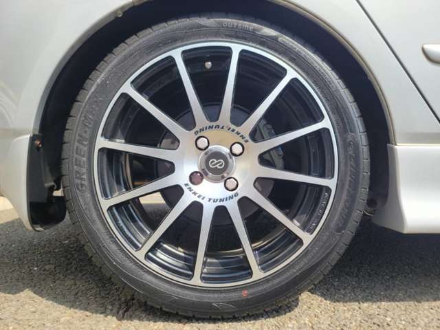 CUSCO車高調、ENKEI17インチアルミ！！タイヤ交換もできますので、お気軽にご相談下さい！！