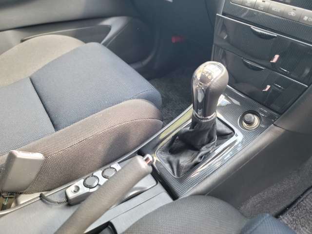 屋根の下でお車を見て頂く事も出来ますので、雨の日は事前にご連絡下さい！！