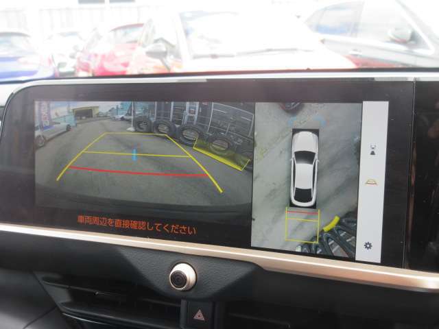 パノラミックビューモニター＆ガイド線付バックカメラで駐車も安心ですね♪　広角のカメラを使用しております♪