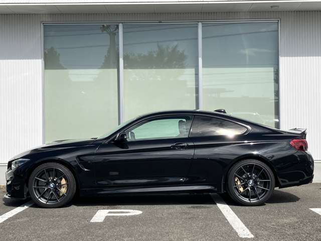 BMW Premium Selection 2年間走行距離無制限保証、安心もBMWクオリティ。BMWメカニックによる360度チェックの納車前点検。交換基準に達した部品があれば、BMW純正部品だけを使用し整備した後にお引渡しします。