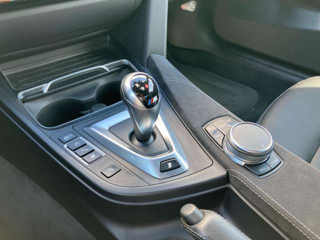 あらかじめ車両本体価格の一部を、据置価格として最終回のお支払い分に設定。月々のお支払いをお手ごろに設定いただけるバリューローンプログラムがご利用いただけます。支払回数は24・36・48・60回から選べます。