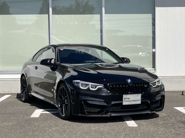 BMW Card （Visa)とBMW Diners Cardの2種類をご用意しております。充実のポイントプログラムや多様なサービスの他にカード契約期間中はBMWエマージェンシー・サービスが24時間365日ご利用いただけます。