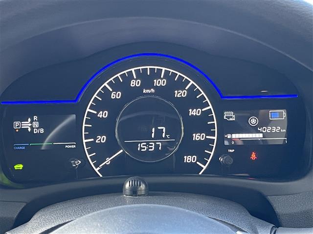 ODOメーターの表示値は40232kmです。店舗にて現車の確認もいただけますので、お電話で在庫のご確認の上是非ご来店くださいませ！！！