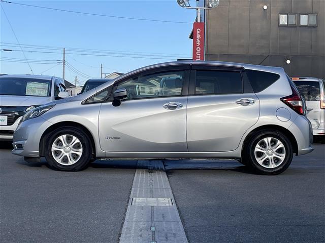 外装です！写真では実際の色味と違って見えたり、小さな傷が写らないこともあります。ぜひ当店にて現車をご確認ください！