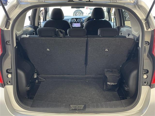 【トランク】積み込みやすくて、たっぷり積める荷室です。シートアレンジできるものは、乗車人数と荷物の量や大きさによってシートを動かすことができるので、より快適なドライブが可能です！