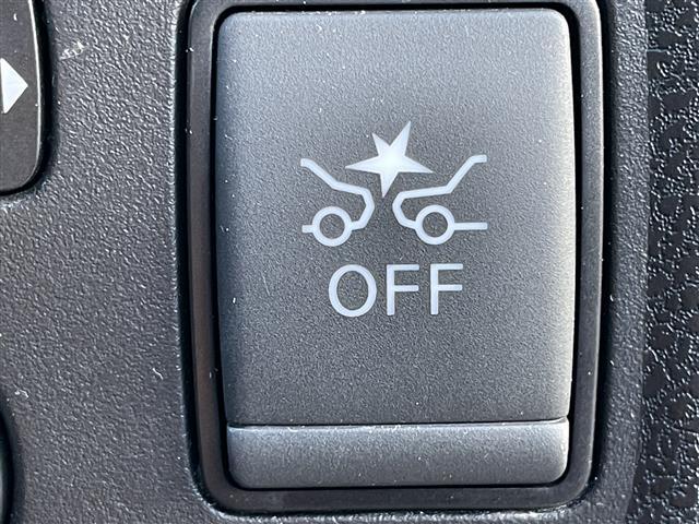 【エマージェンシーブレーキ】前方の車両や歩行者を検知し、衝突による事故回避をサポートします！機能には限界があるためご注意ください。