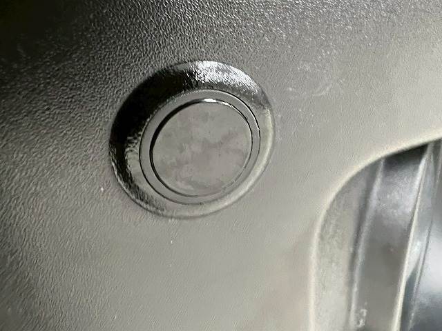 【コーナーセンサー】障害物との接近や距離を音やディスプレイ等で警告します。不慣れな駐車や安全を守ります。
