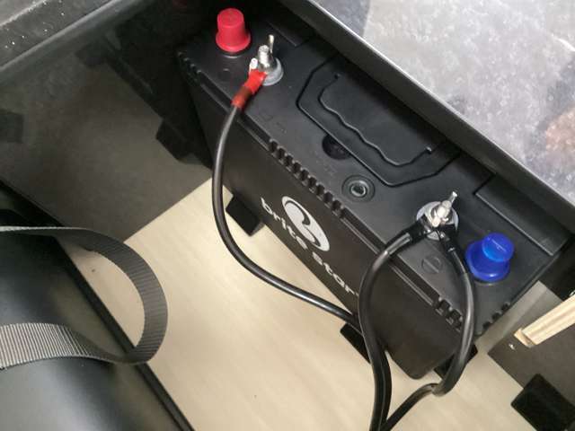 サブバッテリー リアヒーター ACコンセント 外部給電 SDナビ バックカメラ　低金利フェア実質金利3.9％！会員制サービス「ROYALMEMBER制度」あり。詳しくはスタッフ迄！