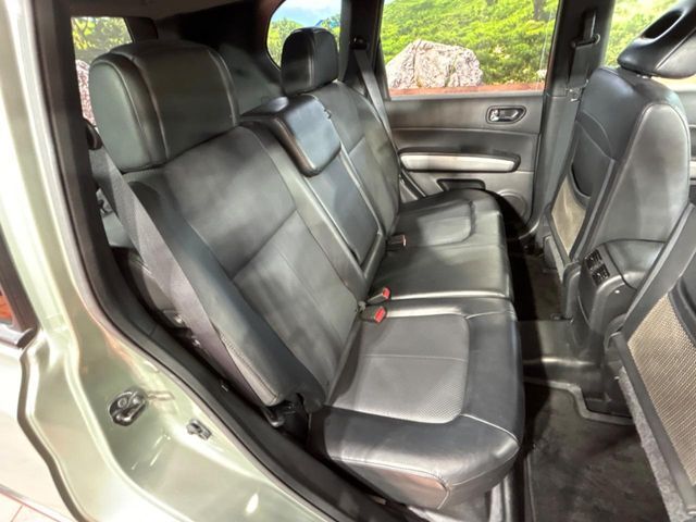 後部座席も気になるようなキズ・汚れやへたり等、大きなダメージはなく、良好な状態です。
