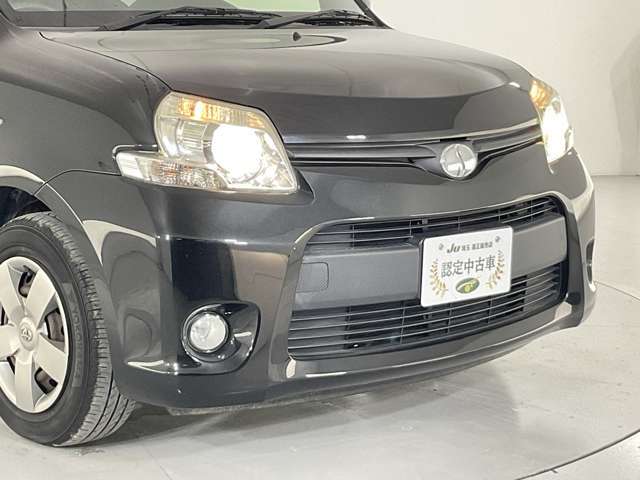 当店では仕入れた車両を撮影スタジオ完備の商品管理センターにて室内クリーニングや外装の磨き施工等、徹底した商品車仕上げを行っております。