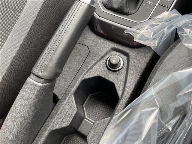 【ドリンクホルダー】長時間のドライブを快適に過ごすために、必須の車内アイテムですね。