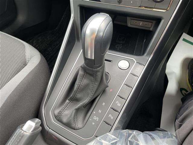 【シフトレバー】シフトも操作しやすく快適なドライブを楽しんでいただけます！