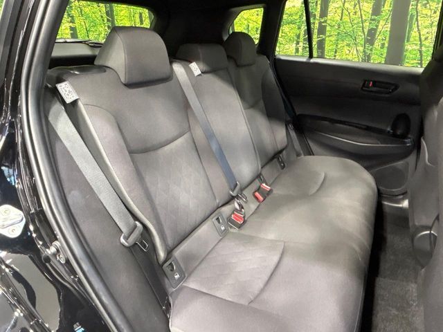 後部座席も気になるようなキズ・汚れやへたり等、大きなダメージはなく、良好な状態です。