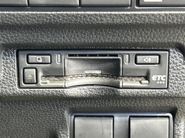 【ETC】高速道路の料金所をストレスなく通過！話題のスポットやサービスエリアに多い「スマートIC」利用時は必須のアイテムです。当店でセットアップを実施、ご納車当日からすぐにご利用いただけます！