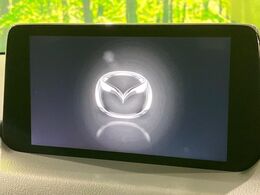 【メーカー純正ナビ】インテリアに溶け込むスタイリッシュな「専用設計」メーカーナビを装備♪視認性や操作性など基本性能にも優れ、より上質なカーライフをお楽しみいただけます。