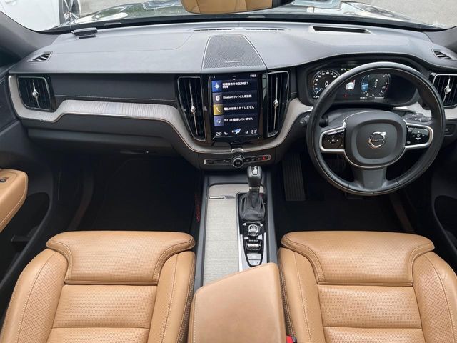 XC60のディーゼルモデルが入庫いたしました！低燃費かつ高トルクの加速が楽しめます！高音質スピーカーなど快適装備盛りだくさん♪もちろんボルボが世界に誇る安全機能も多数装備♪おすすめの一台です！