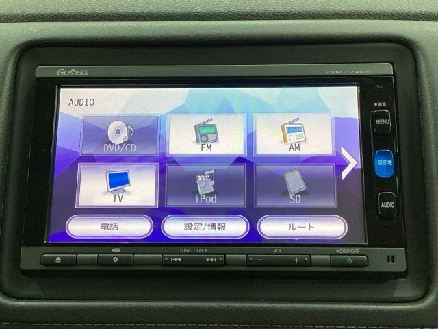 ナビゲーションはフルセグTV、Gathers純正メモリーナビを搭載しています。Bluetoothオーディオ機能がありますので、スマートフォンなどの音楽も再生できます。