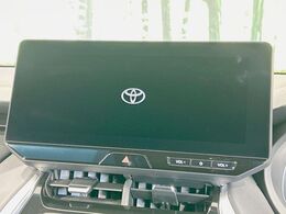 【12.3インチワイドナビ】高級感とインパクトのある大型ワイドナビを装備。各種オーディオ操作はもちろん、横長ワイド画面でのマップ2分割表示など、利便性も高いナビです♪