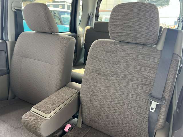 内装ルームクリーニング済みです。しっかりキレイにしておりますので、ぜひお確かめください。納車時にはもう一度キレイにいたしますよ！