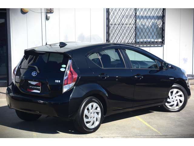 クルーズコントロール　革巻きステアリング　オートエアコン