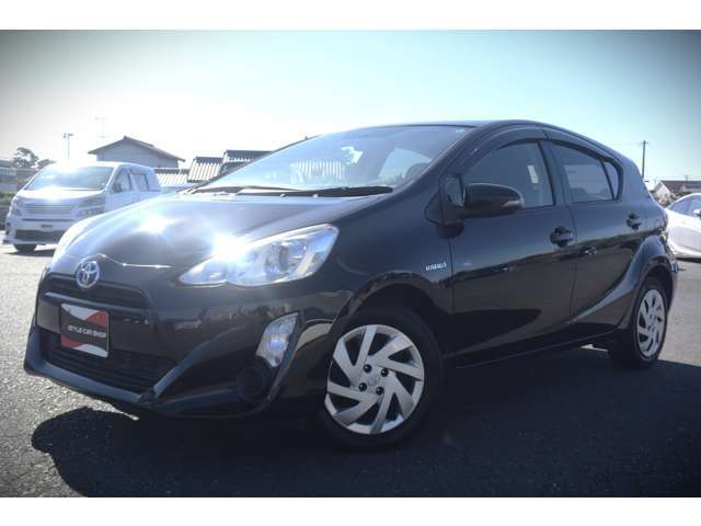 クルーズコントロール　革巻きステアリング　オートエアコン