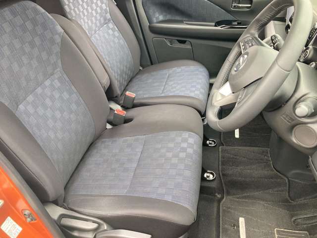 運転席まわりになります。実際に乗って頂き乗り心地をご体験してみてください。