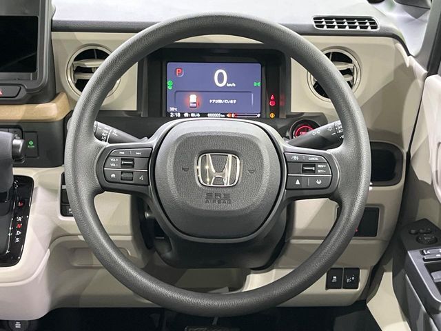 【ステアリングスイッチ】運転中、前方から目線をそらすことなく、オーディオ等の操作が可能な便利機能！安心＆快適なドライブを演出してくれます♪