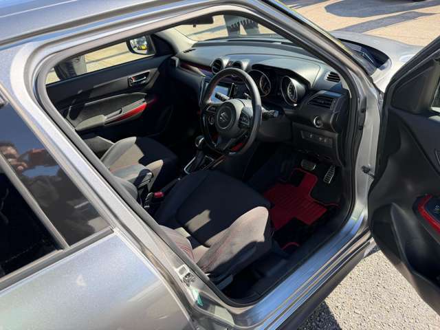 4ヶ月の消耗品も含む無料保証と最長5年走行無制限の延長保証☆メーカー保証の継承も可能です☆遠方のお客様はお近くのディーラーにて保証修理をお受けできます♪（現状販売は除く）