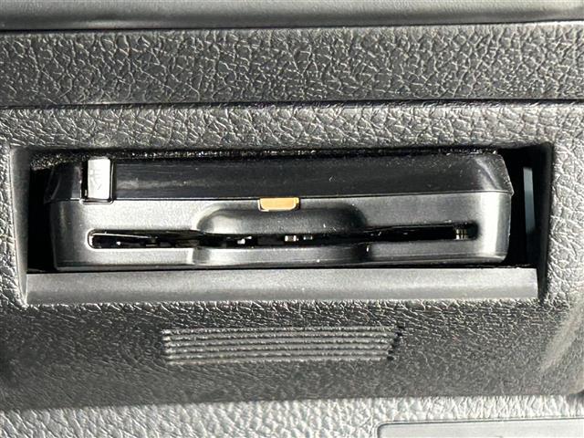 ◆【ETC】有料道路を利用する際に料金所で停止することなく通過できる、ETC車載器（ノンストップ自動料金収受システム機器）が装備されています。セットアップを行うことで利用可能になります。