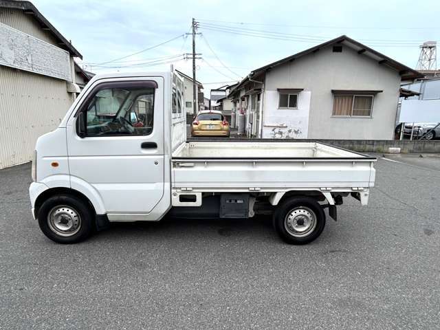 お車の知識がなくても大丈夫です！気になる事や、些細な事でも構いません！当店スタッフがご説明致します！何なりとお申し付けください！