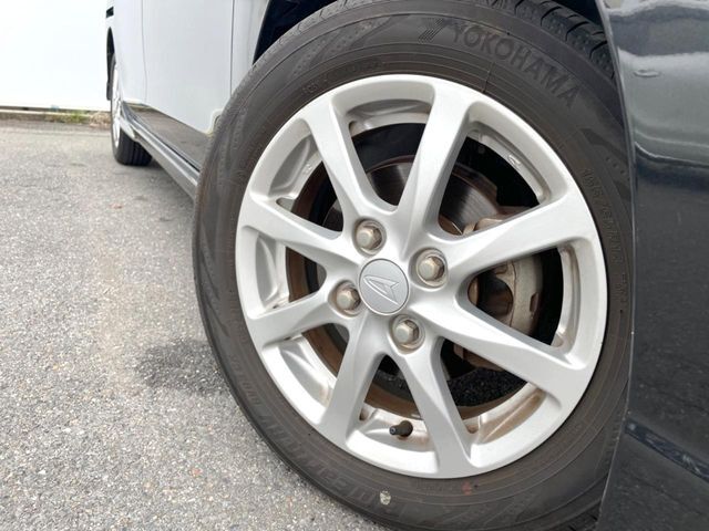 【純正14インチアルミホイール】外観にマッチした純正アルミホイールを装着しております。各種社外アルミホイールや、スタッドレスタイヤも取扱いしております。是非ご相談ください♪