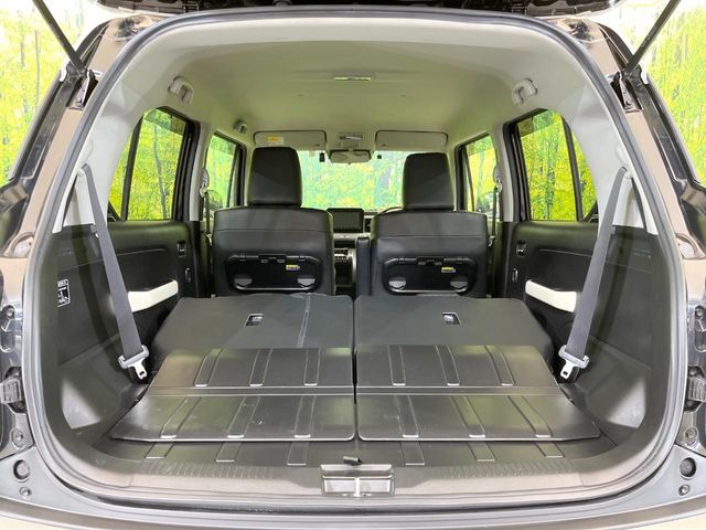 防水仕様のラゲッジは、アクティブな使用にぴったり。プールや海水浴をはじめ、キャンプやウィンタースポーツのシーンで濡れたり汚れた荷物を積み込んでも簡単にふき取ることができ、お手入れも楽々です♪