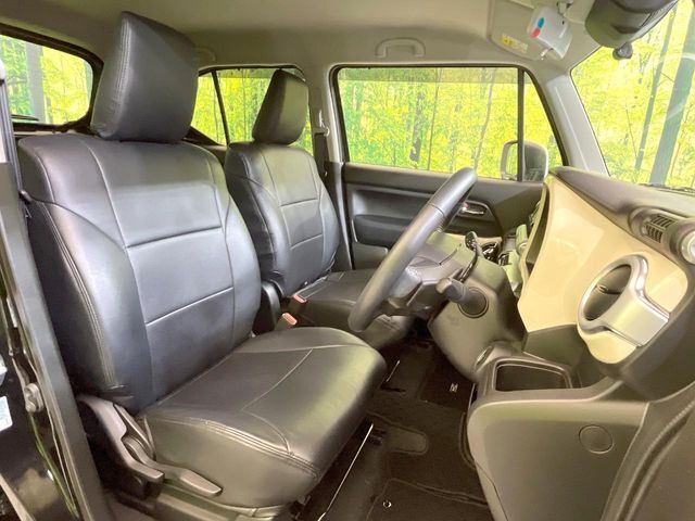 運転席シート廻りは使用感も少なく、良好な状態となっています。丁寧に使われていたことがよくわかりますね。