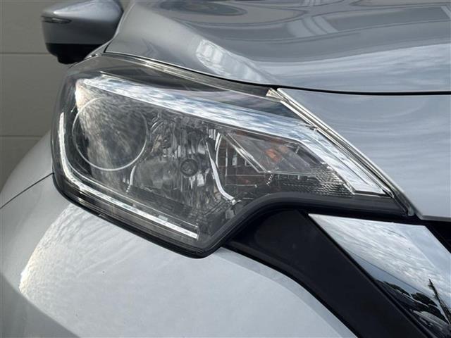 【LEDヘッドライト】消費する電力が少なく耐久年数が長いのが特徴のヘッドライトです。さらに長持ちさせたい方は、ヘッドライト，フロントガラスなどのコーティングもご用意しています。