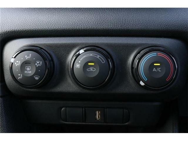手動操作で快適に車内温度をコントロールします。