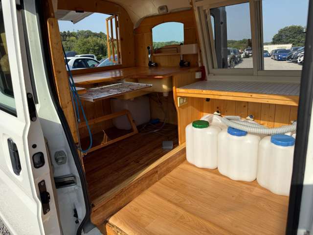 ★ご納車前にガラスコーティングを施工致しますと、洗車の手間も省け輝きが長期間持続いたします、施工時に細かな傷であれば綺麗になりますどうぞご利用ください。